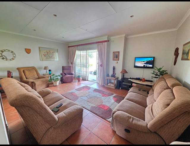 2 BEDROOM HOUSE FOR SALE IN THREE RIVERS